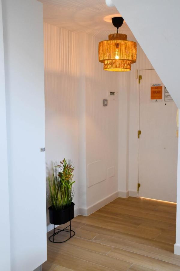 Holidays2Malaga Trinidad Renovated 1 Bedroom Penthouse Close To City Center Kültér fotó